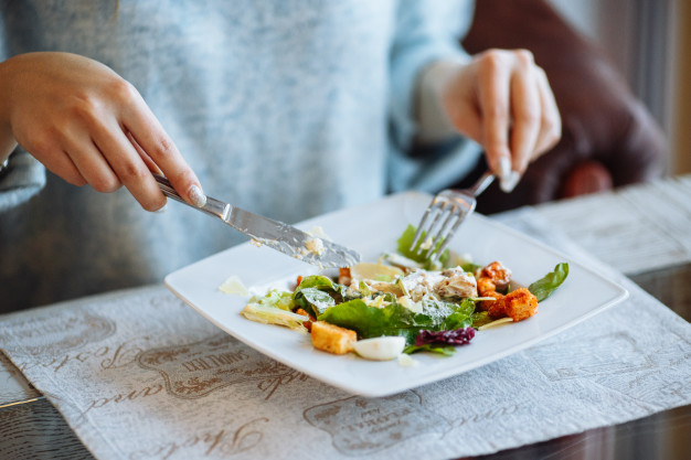 Comida Saudável: dicas para comer fora de casa e cuidar mais de você!